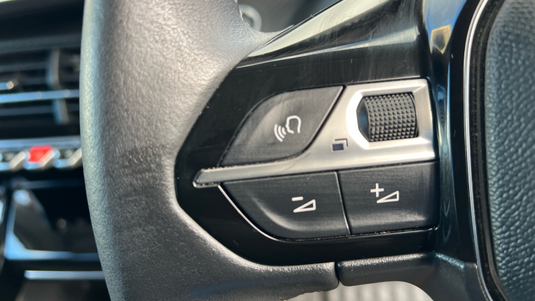 Peugeot 208 100kW Allure Premium 50kWh 5dr Auto Electric Hatchback